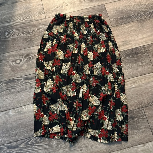 Susan Bristol VTG sweater pleated skirt set holiday  with floral red black SZ 10 - Picture 16 of 16